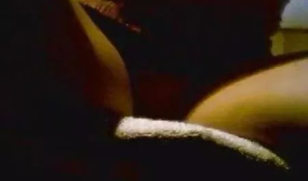 او برنده فیلم شهوانی کارتونی تی شرت خیس, مسابقه,